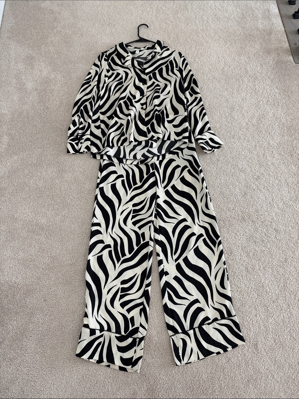 Black & White Zebra Print Set (top + Pants) Size XS
